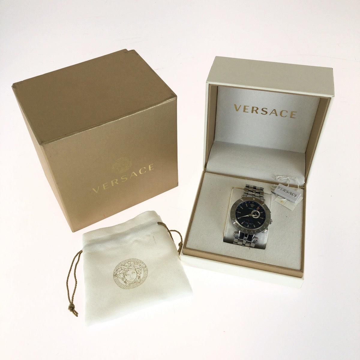 VERSACE ヴェルサーチ メデューサ V-RACE GMT ALARM ネイビー シルバー金具 ステンレススチール 29G99D009S099 腕時計 クオーツ ダークネイビー文字盤 メンズ AB50