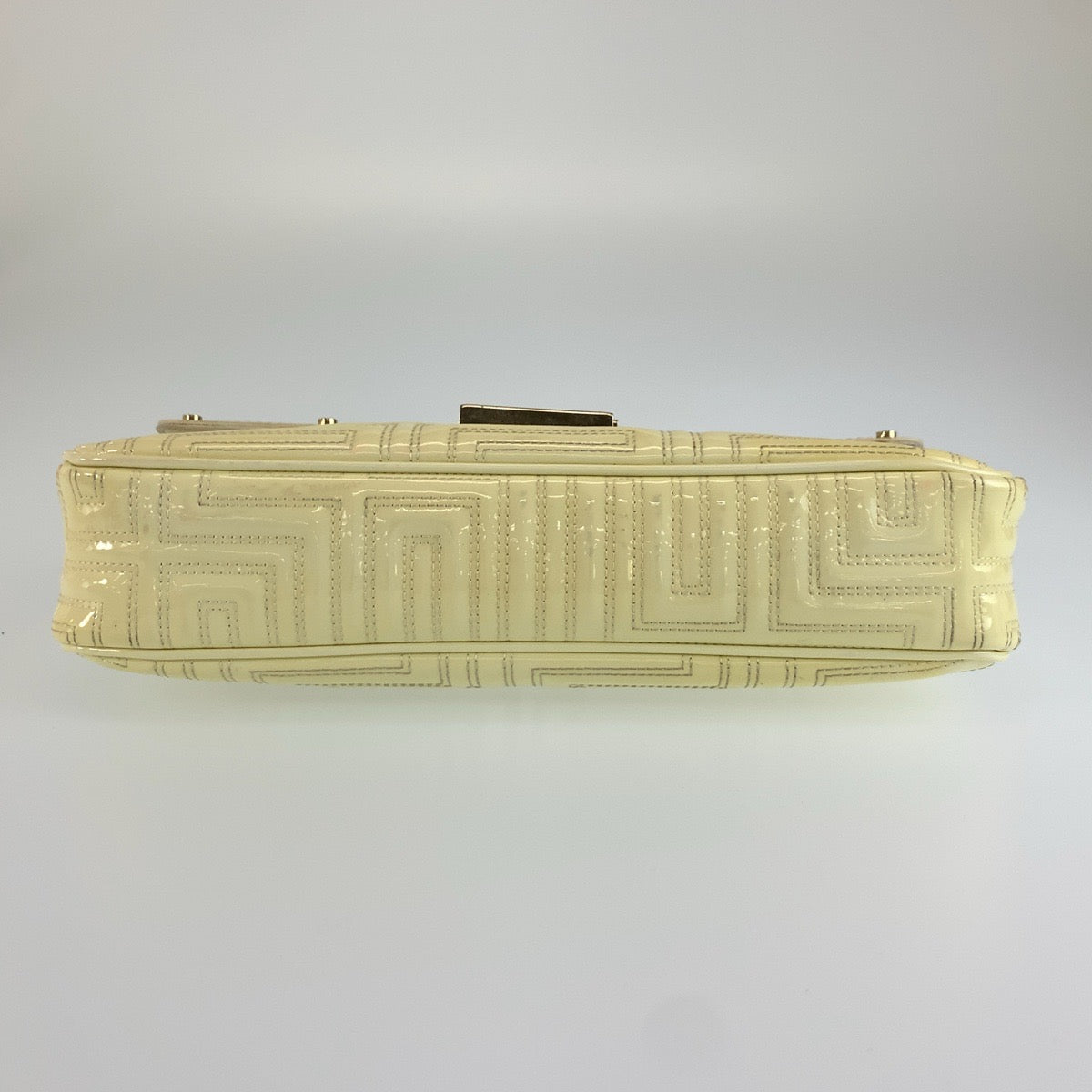 VERSACE ヴェルサーチ イエロー ゴールド金具 エナメル チェーンショルダーバッグ ポシェット レディース B23