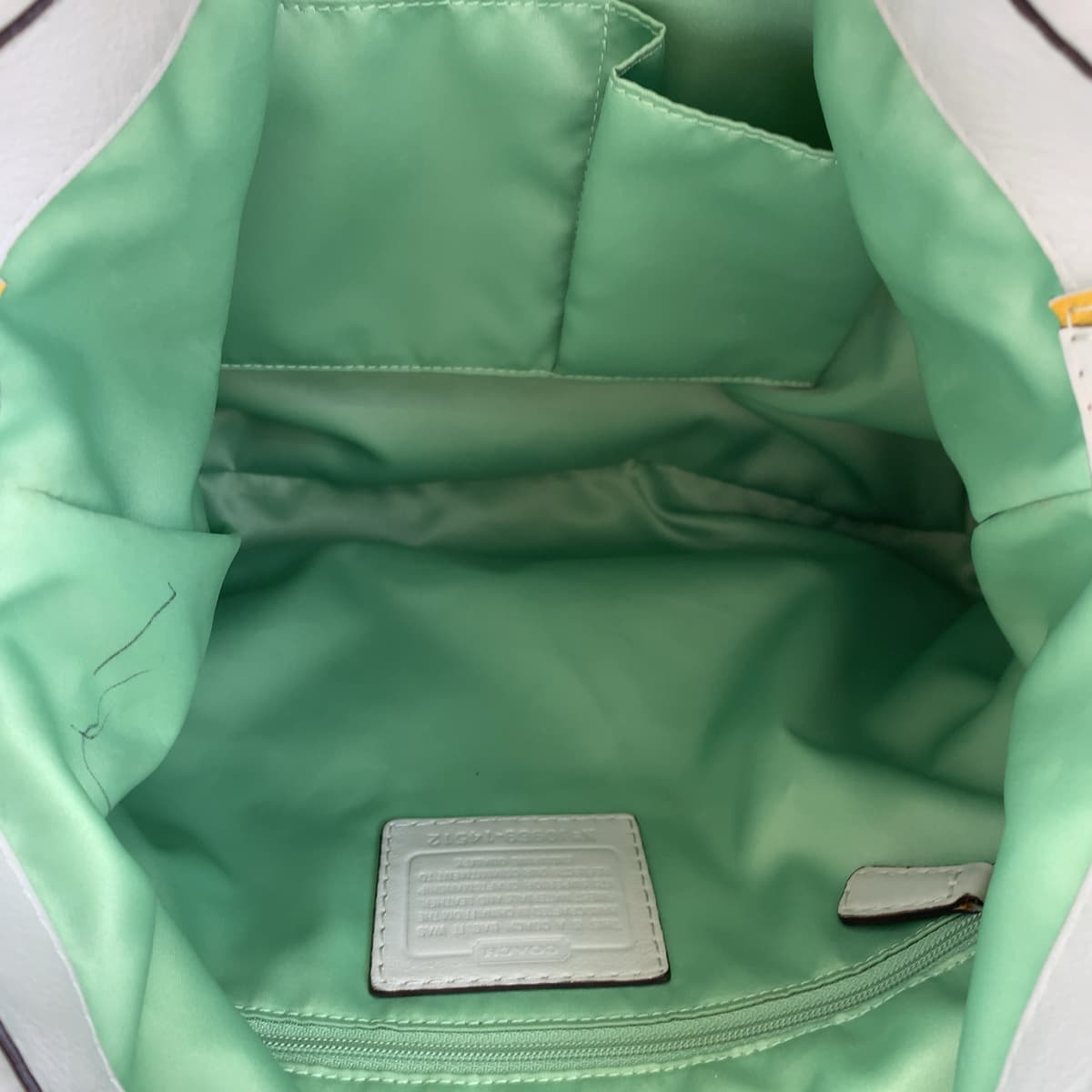 12569
COACH コーチ オプアート ペイトン ホワイト 白 ベージュ キャンバス 14512 ホーボー ショルダーバッグ レディース