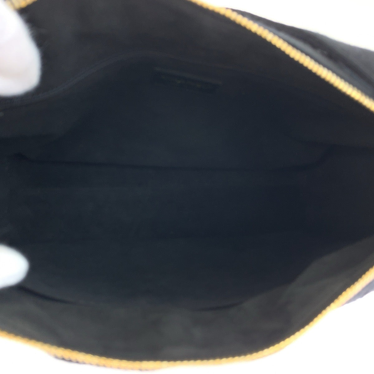 10591
CHANEL シャネル ヴィンテージ チョコバー ココマーク ブラック ゴールド金具 キャンバス ショルダーバッグ ハンドバッグ レディース AB58