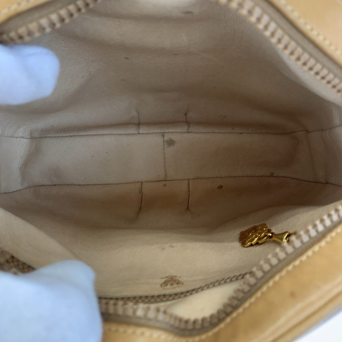 10608
GUCCI グッチ ヴィンテージ オールドグッチ シェリー マイクロGG ベージュ ブラウン ゴールド金具 GGキャンバス 斜め掛け ショルダーバッグ ポシェット レディース