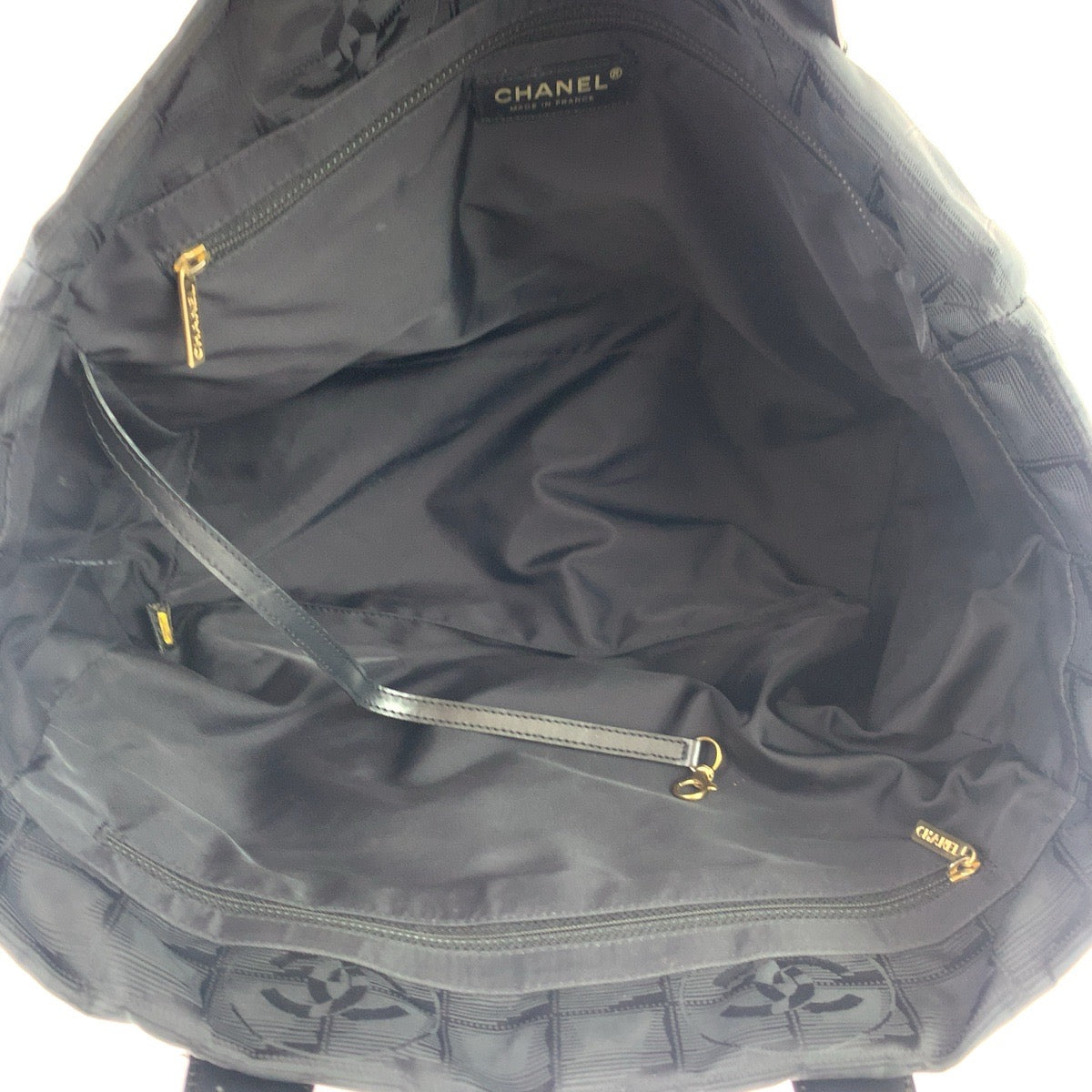 CHANEL シャネル ニュートラベルライントートMM ココマーク ニュートラトート ブラック 黒 ゴールド金具 ナイロン トートバッグ ハンドバッグ レディース