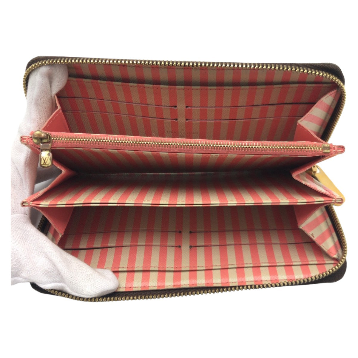 10800
LOUIS VUITTON ルイヴィトン ダミエ トランク ジッピー ウォレット ブラウン 茶 ゴールド金具 レザー N63026 長財布 ロングウォレット ラウンドファスナー レディース