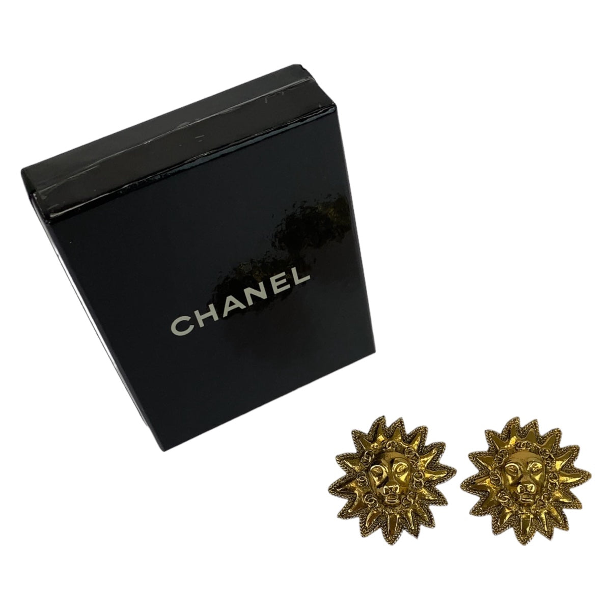 10946
CHANEL シャネル ヴィンテージ ココマーク ライオンモチーフ ゴールド メタル イヤリング レディース ABP52