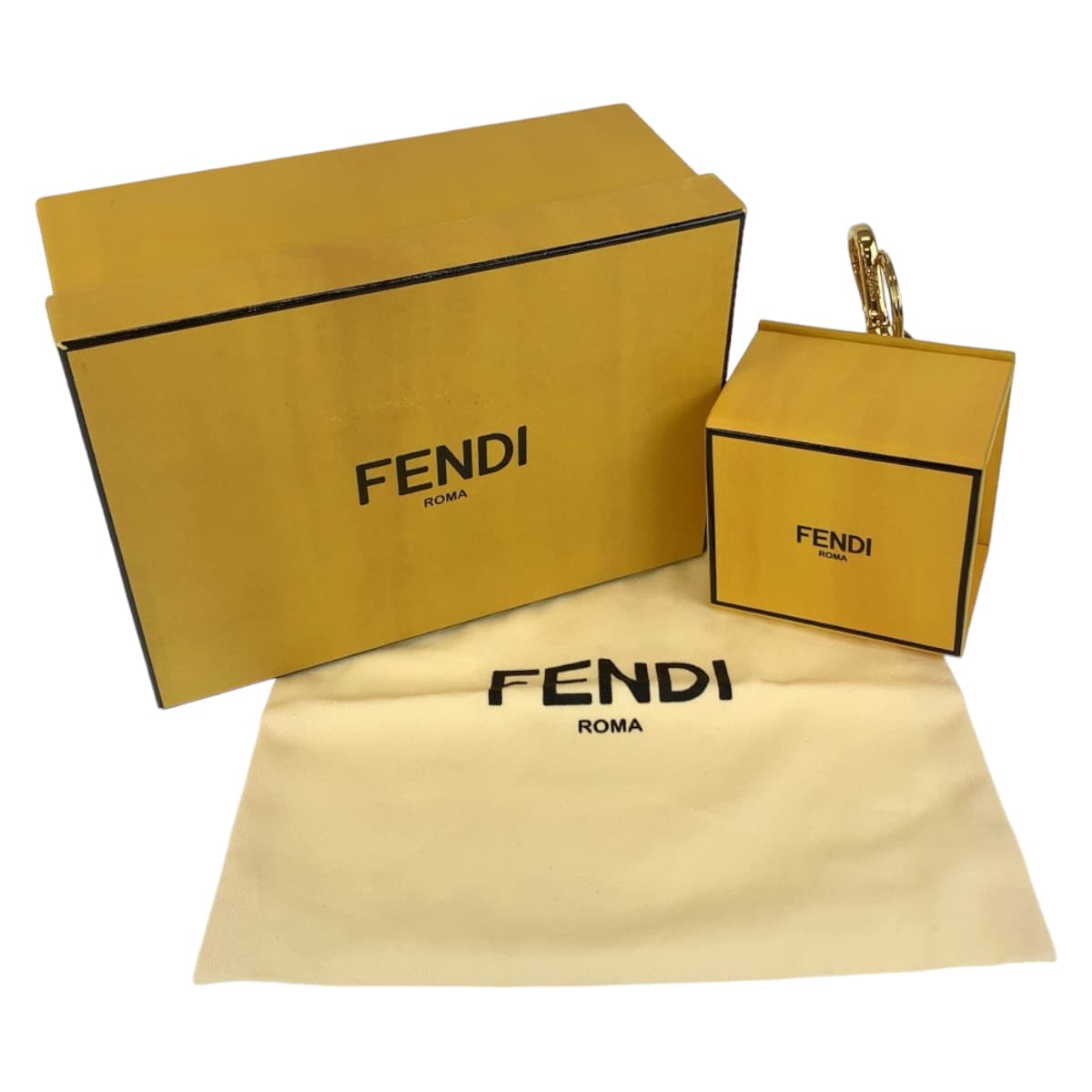 11431
FENDI フェンディ イエロー ゴールド金具 レザー キーホルダー ボックスキーチャーム 小物入れ レディース