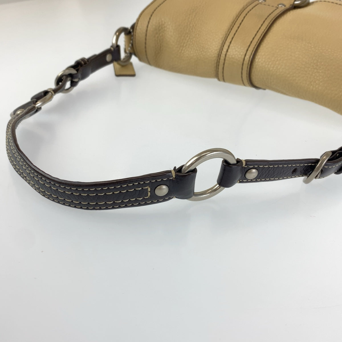 12401
COACH コーチ ベージュ ブラウン シルバー金具 レザー ショルダーバッグ レディース AB5