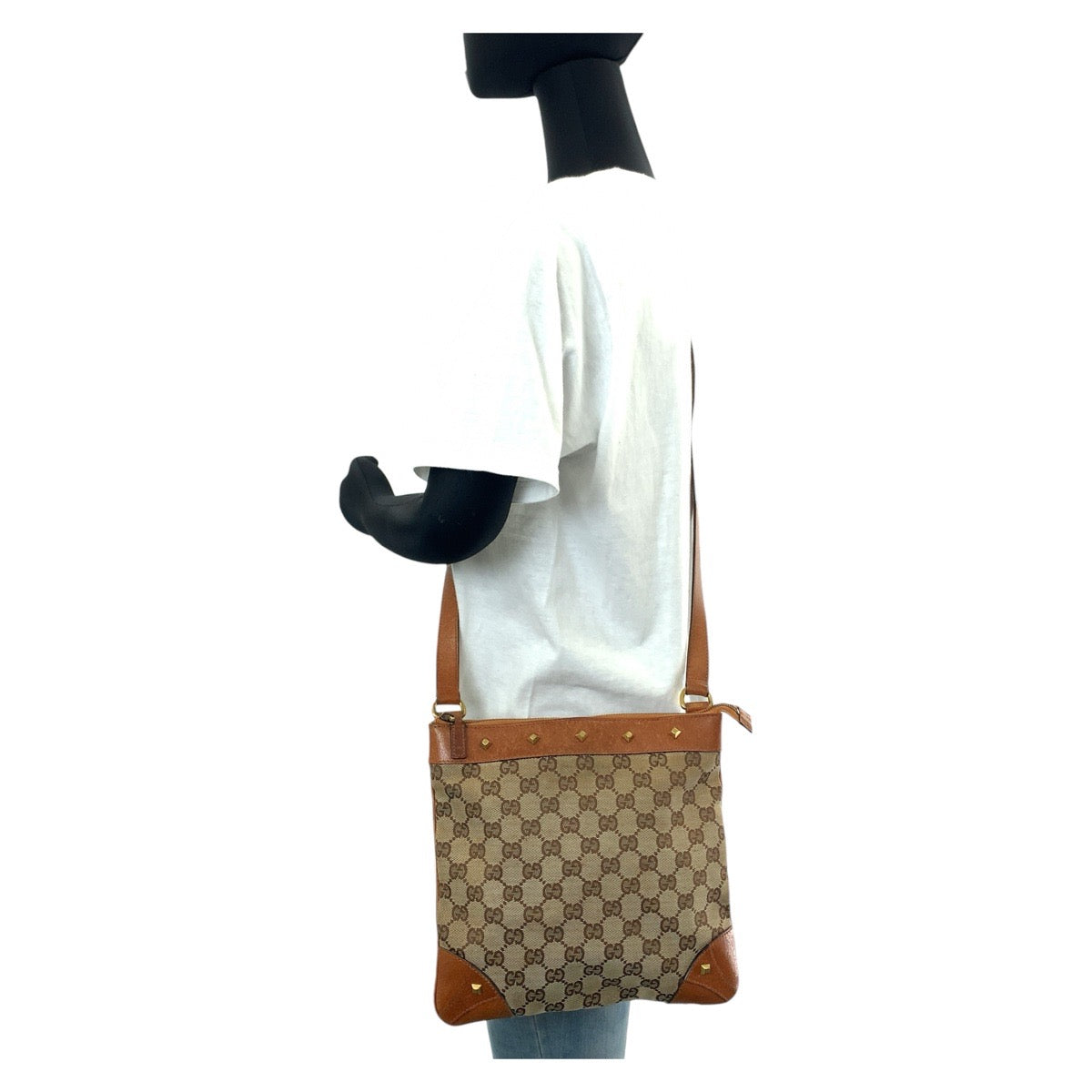 112338
GUCCI グッチ スタッズ GG柄 ブラウン キャメル ゴールド金具 GGキャンバス / レザー 120893 斜め掛け ショルダーバッグ ポシェット レディース