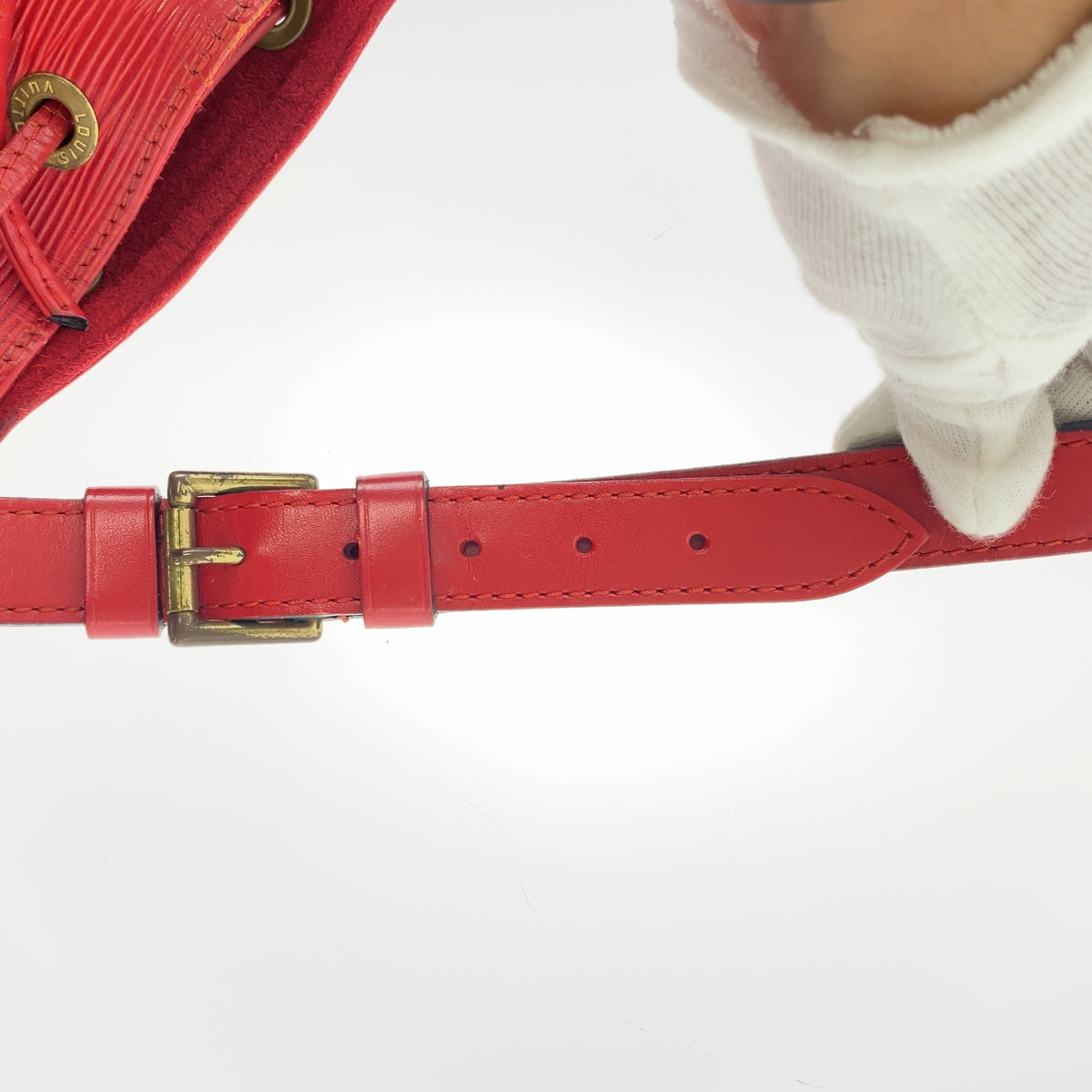12186
LOUIS VUITTON ルイヴィトン エピ プチノエ カスティリアンレッド ゴールド金具 レザー M44107 ショルダーバッグ レディース