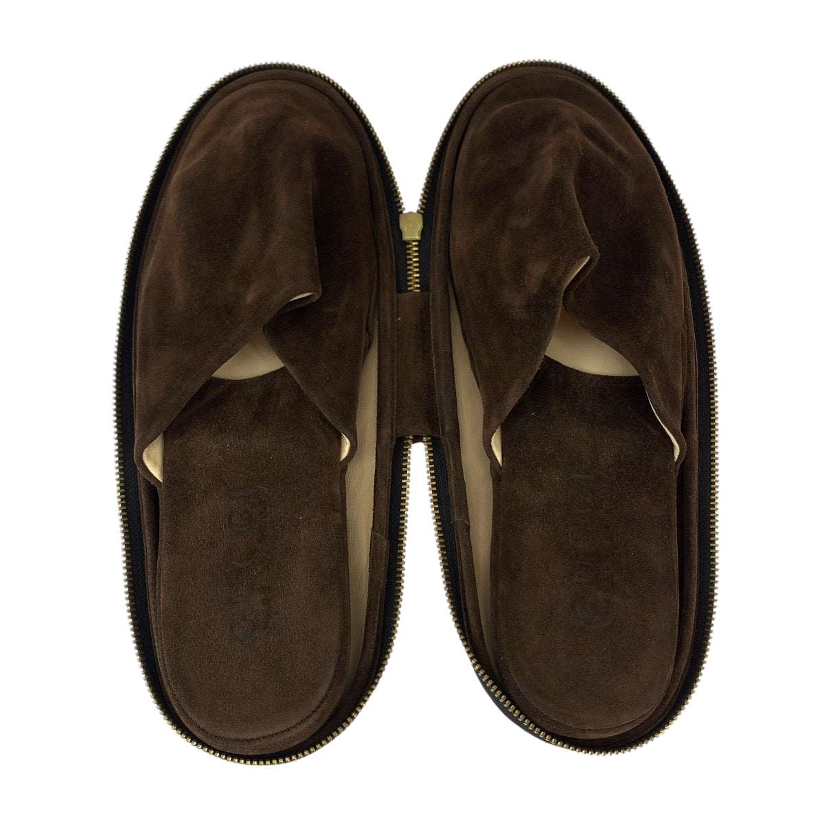 11872
GUCCI グッチ ブラウン ゴールド金具 スウェード 115 3015 11 D スリッパ ケース付き 携帯スリッパ メンズ
