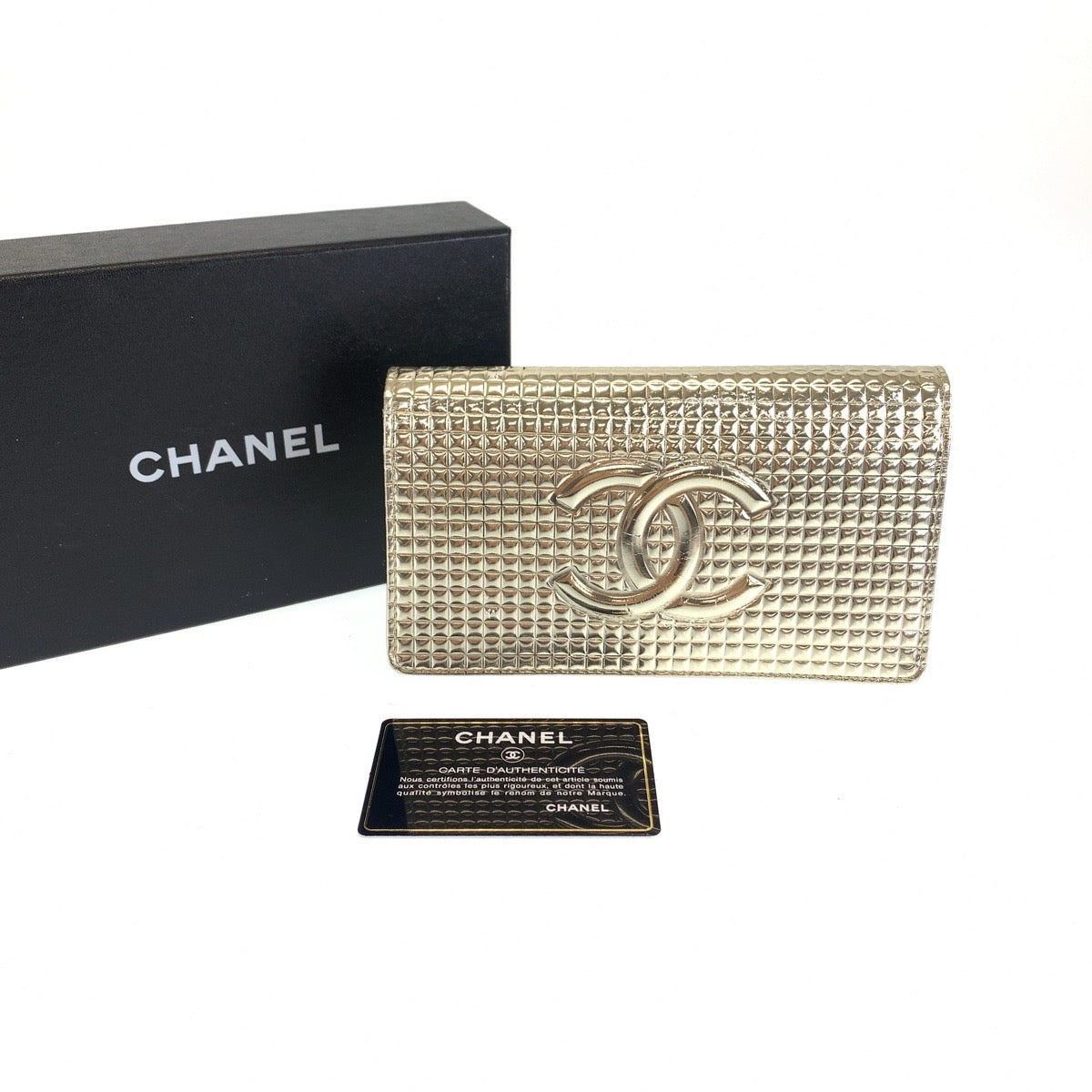13241
CHANEL シャネル マイクロチョコバー ココマーク メタリック ゴールド ゴールド金具 レザー 長財布 ロングウォレット レディース
