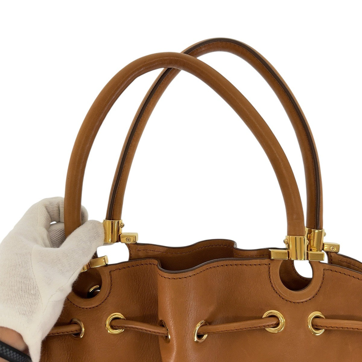 13371
Salvatore Ferragamo サルヴァトーレフェラガモ ガンチーニ ライトブラウン キャメル ゴールド金具 レザー トートバッグ ショルダーバッグ レディース