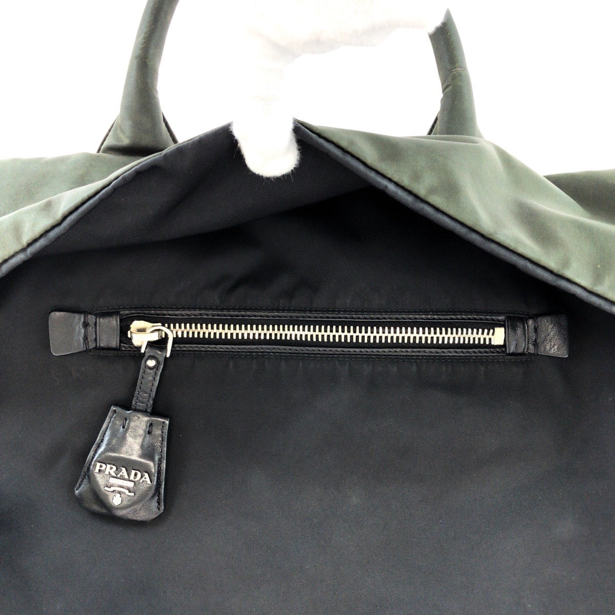 13475
PRADA プラダ テスート 三角ロゴプレート リバーシブル ブラック 黒 カーキ シルバー金具 ナイロン トートバッグ ショルダーバッグ 2way レディース