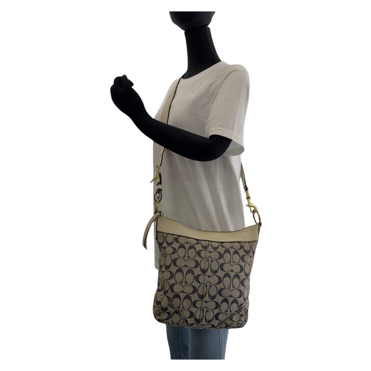 13642
COACH コーチ シグネチャー グレー ホワイト 白 ゴールド金具 キャンバス / レザー 斜め掛け ショルダーバッグ メッセンジャーバッグ レディース B5