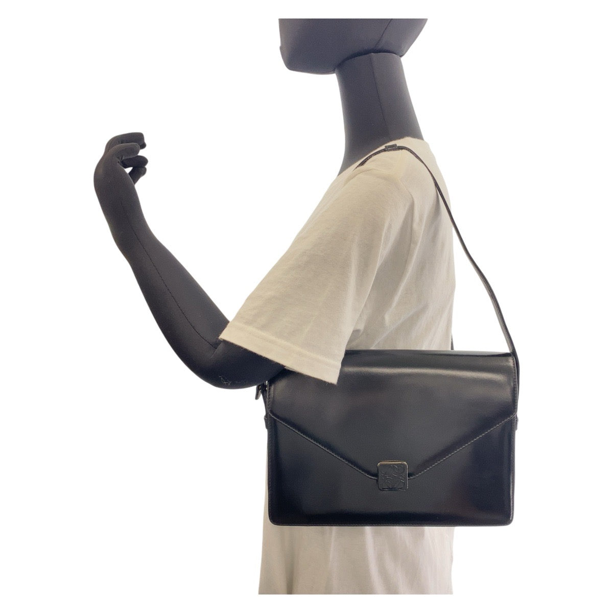 14200
LOEWE ロエベ ヴィンテージ アナグラム ブラック 黒 レザー ショルダーバッグ レディース