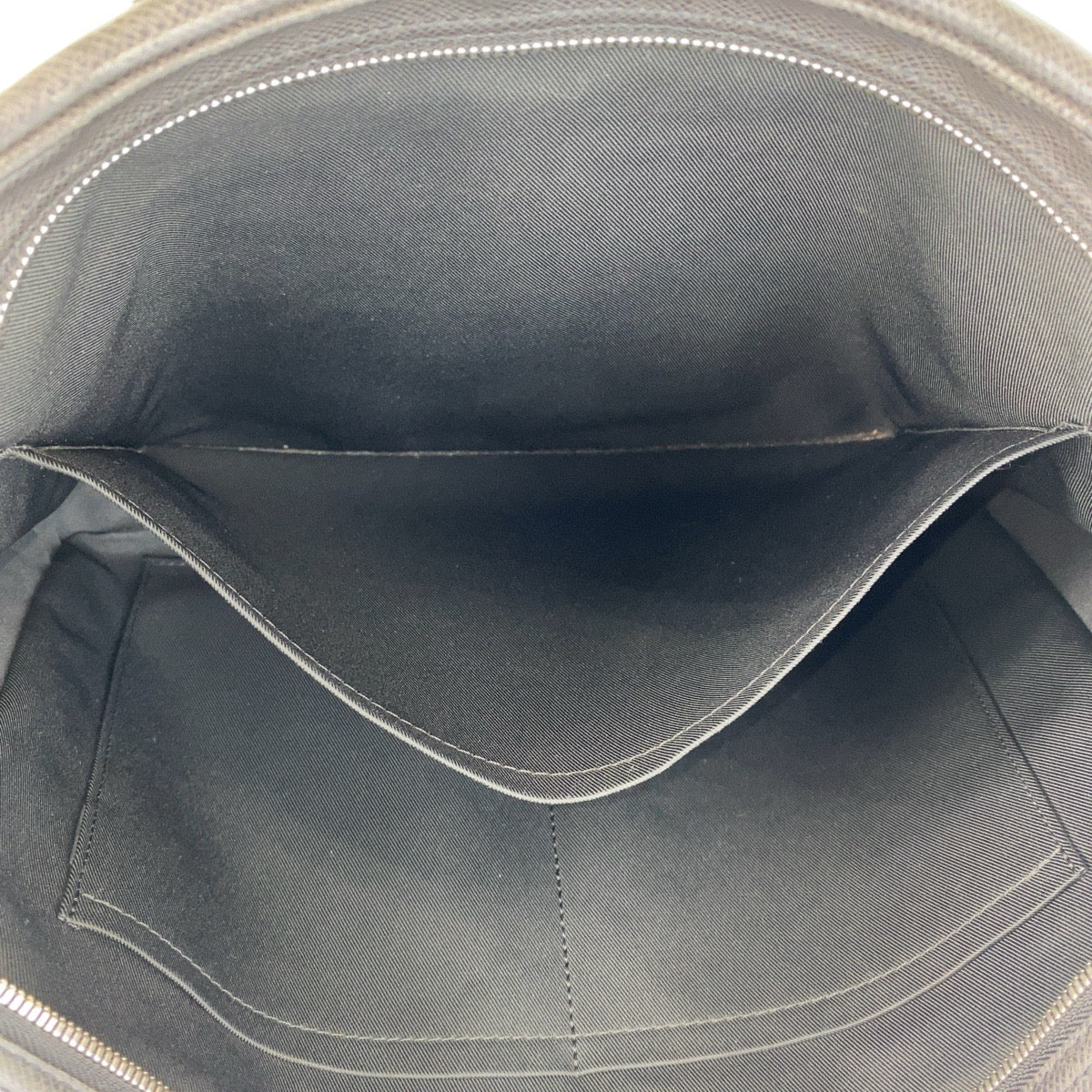 14693
LOUIS VUITTON ルイヴィトン タイガ ポルトドキュマン ヴォワヤージュ ノワール ブラック 黒 シルバー金具 レザー M33412 ビジネスバッグ ブリーフケース メンズ