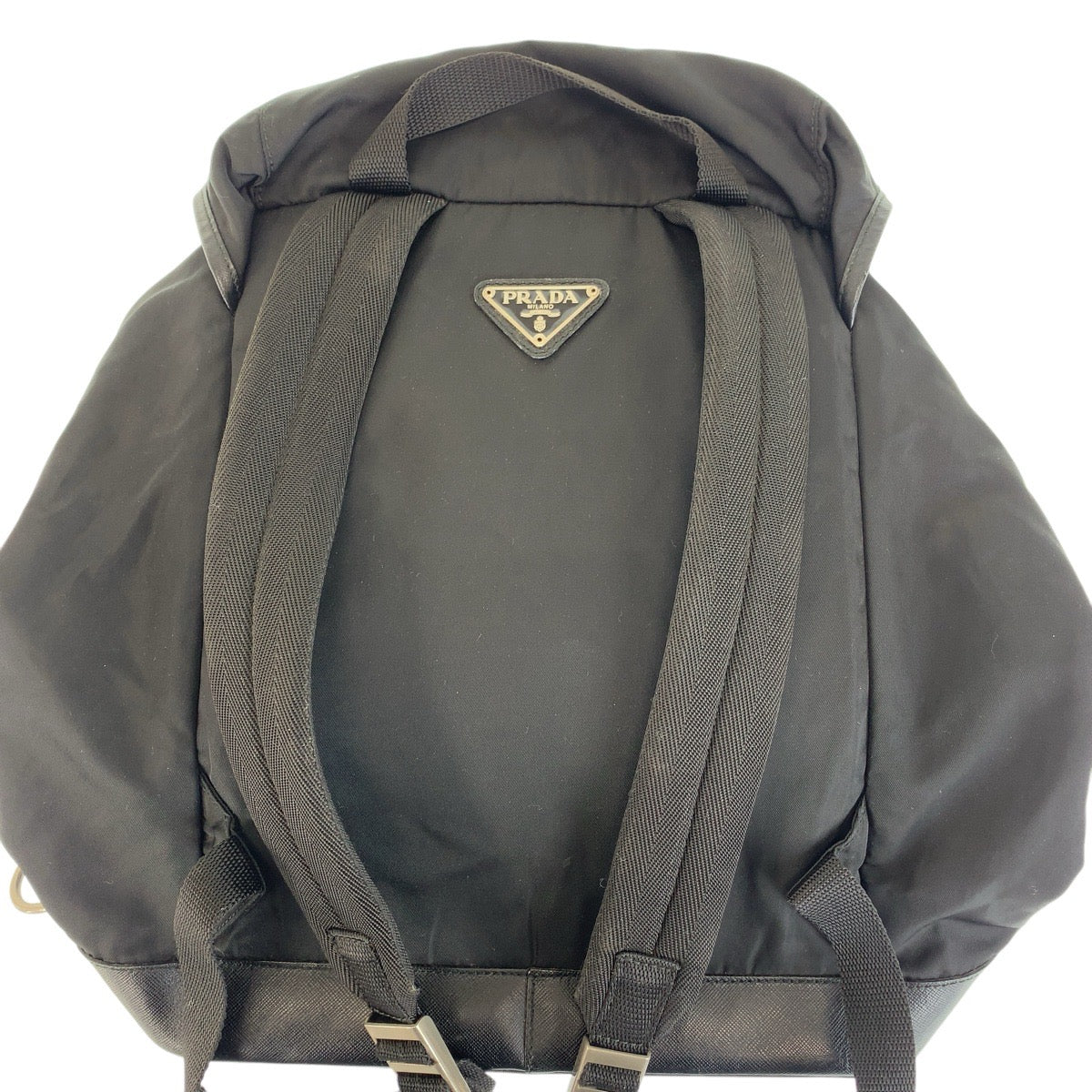 14927
PRADA プラダ テスート サフィアーノ 三角ロゴプレート ブラック 黒 シルバー金具 ナイロン / レザー リュック・デイパック バックパック 男女兼用 レディース AB39