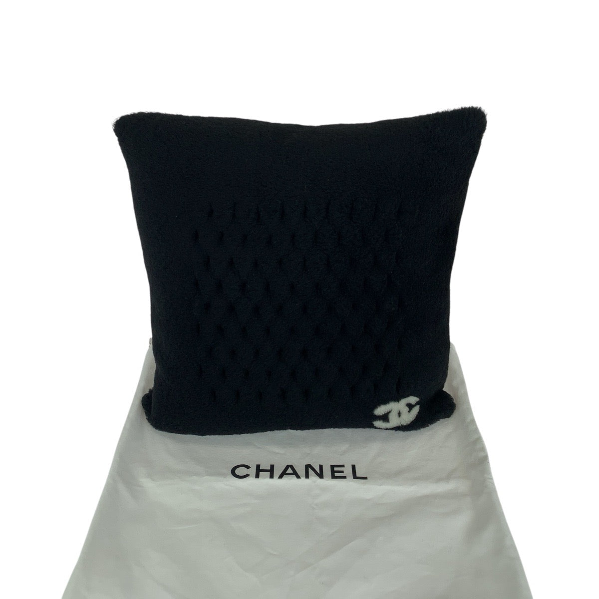 15270
CHANEL シャネル ココマーク ブラック 黒 ムートン / カシミヤ インテリア クッション 男女兼用 レディース