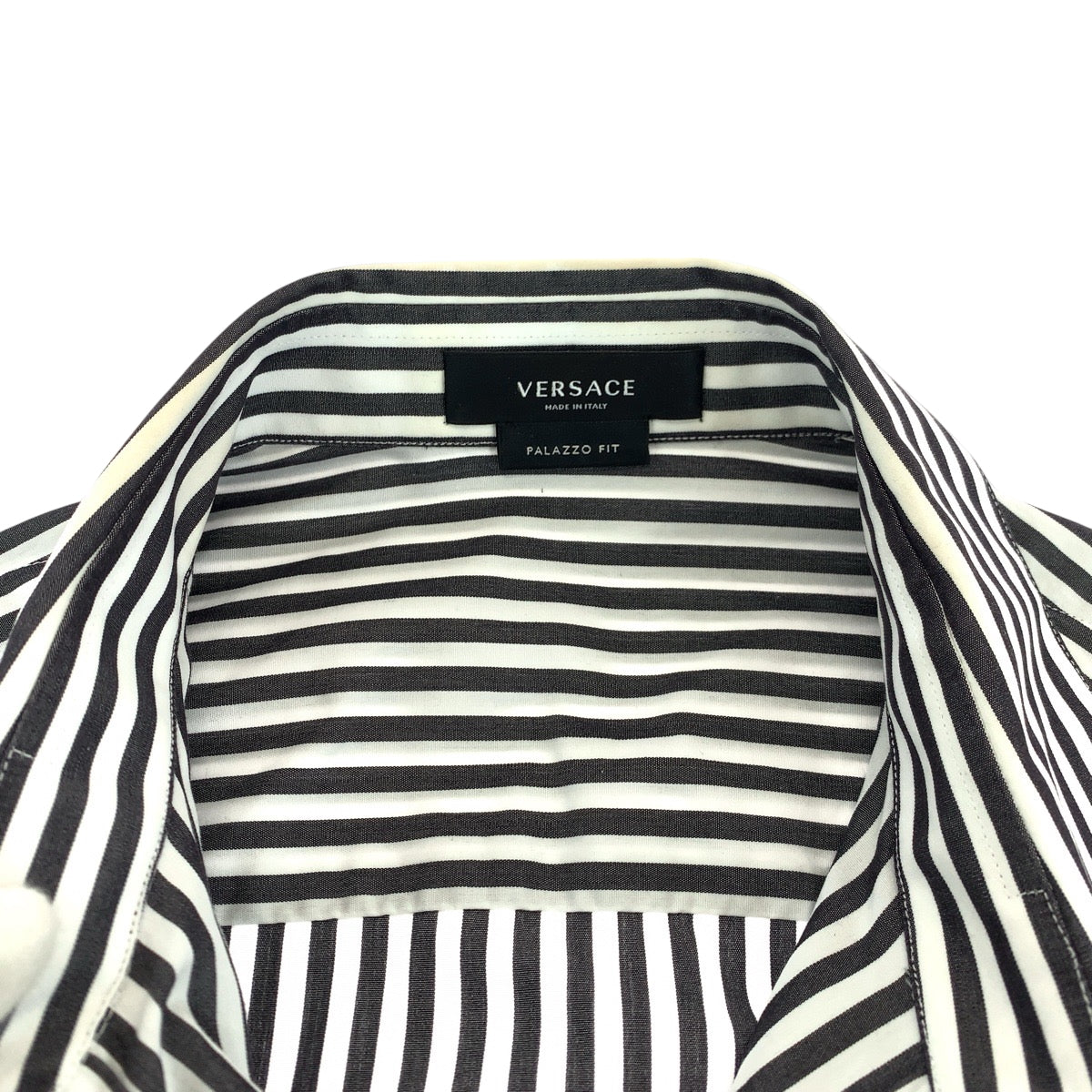 15413
VERSACE ヴェルサーチ メデューサ サイズ39 グレー ホワイト コットン A87413 長袖シャツ ストライプシャツ メンズ