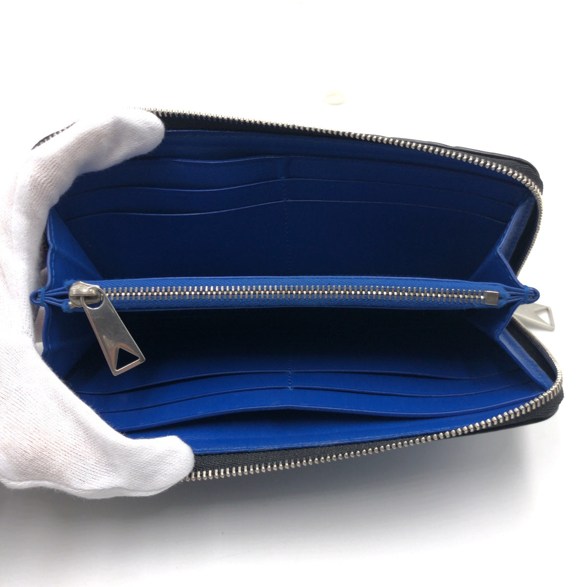 15649
BOTTEGAVENETA ボッテガヴェネタ マキシイントレチャート ブラック 黒 ブルー レザー 長財布 ロングウォレット メンズ