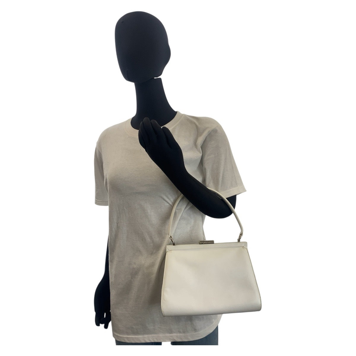 15852
GUCCI グッチ ホワイト シルバー金具 レザー 00020460301 ハンドバッグ レディース AB38