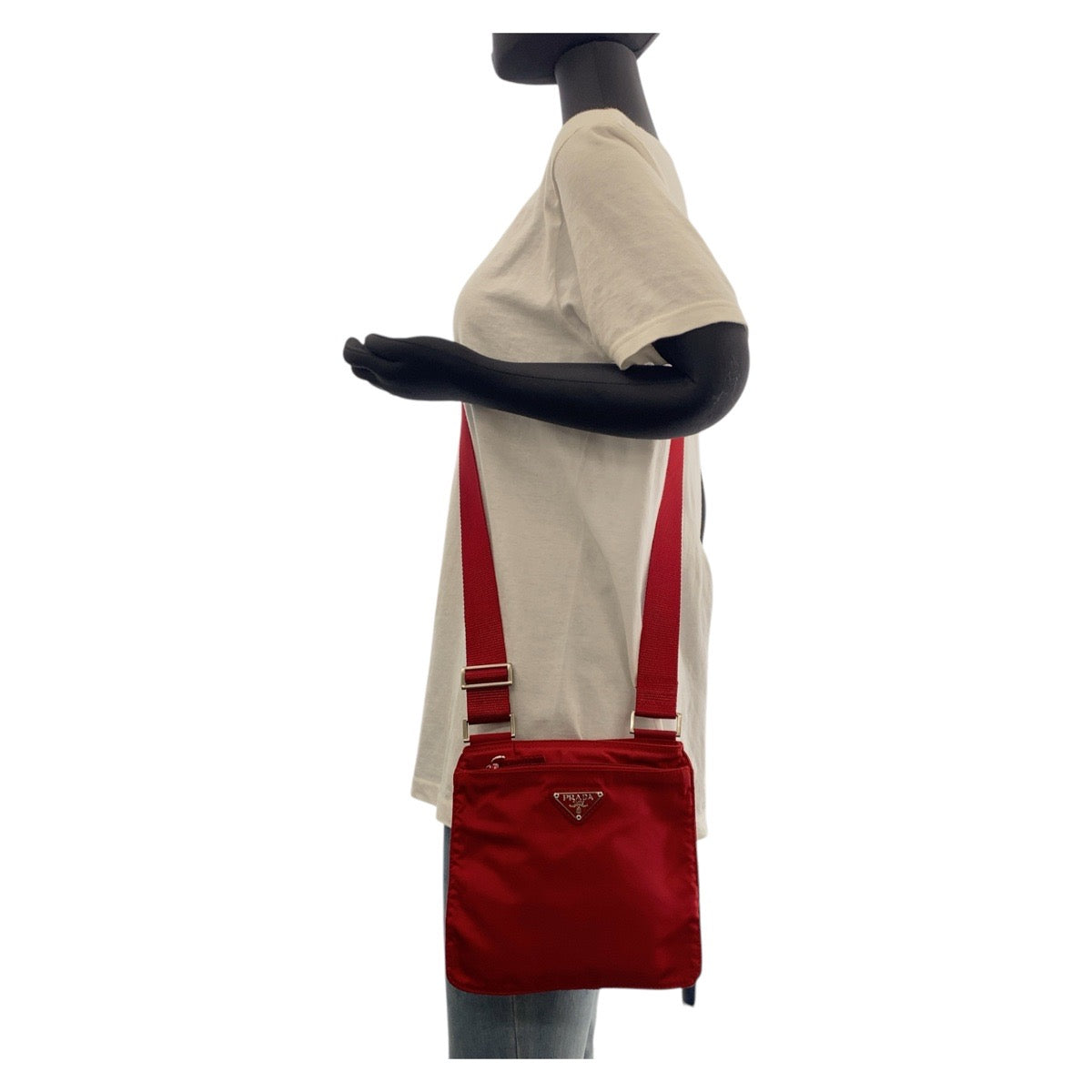 16371
PRADA プラダ テスート 三角ロゴプレート レッド シルバー金具 ナイロン ショルダーバッグ ポシェット レディース AB24