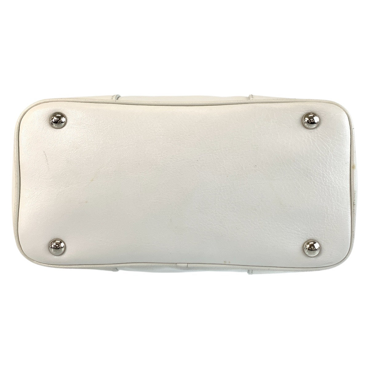 16906
Salvatore Ferragamo サルヴァトーレフェラガモ ヴァラリボン ホワイト シルバー金具 レザー AU-21/A978 ハンドバッグ レディース