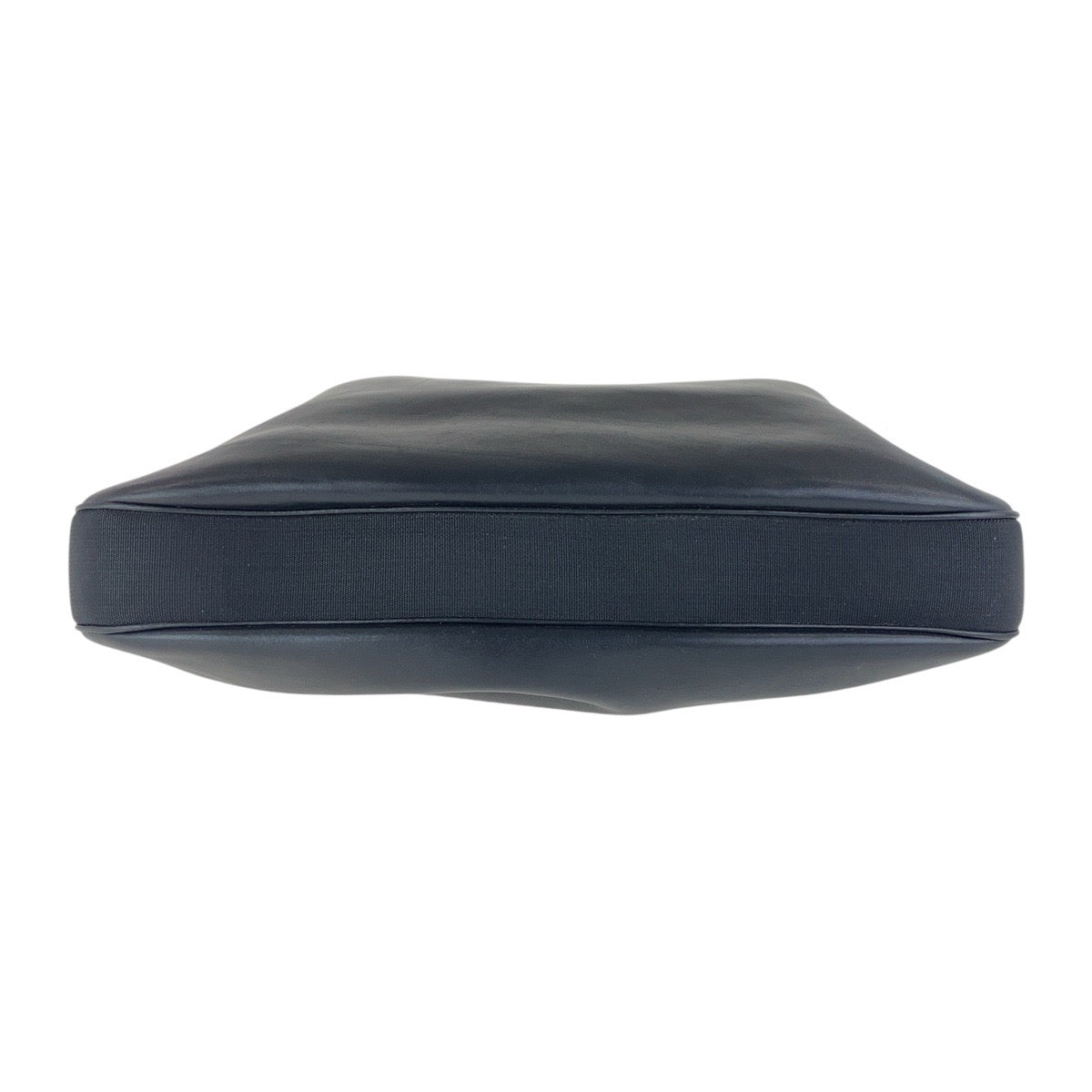 17085
GUCCI グッチ ブラック 黒 シルバー金具 レザー 001-3341 ショルダーバッグ レディース ABP46