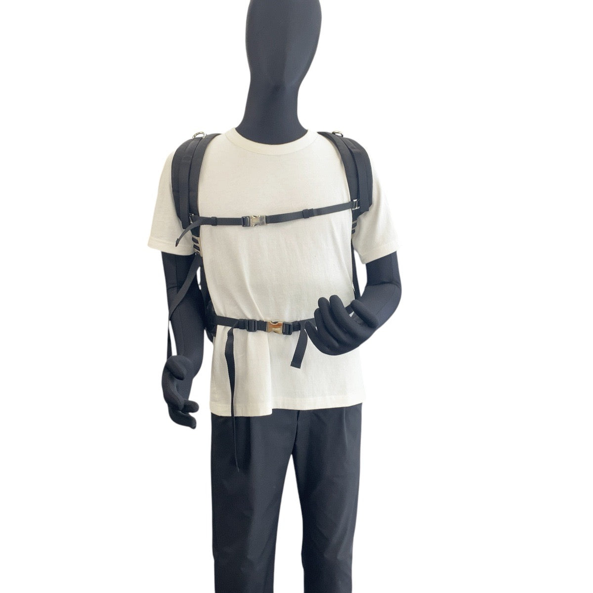 17137
PRADA プラダ テスート 三角ロゴプレート ブラック 黒 シルバー金具 ナイロン VZ0056 バックパック メンズ A120