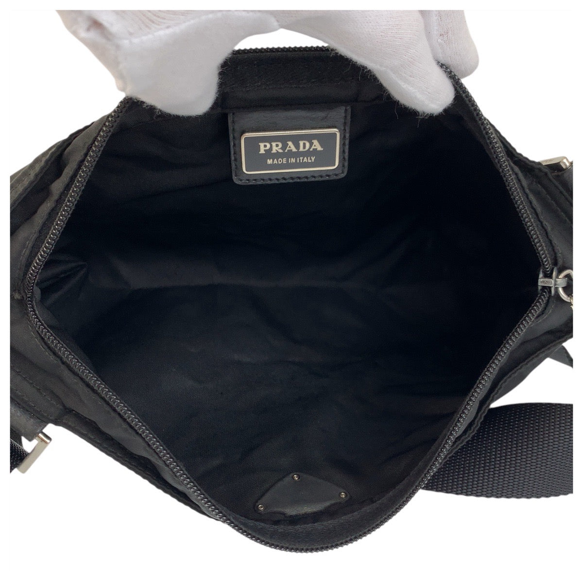 17235
PRADA プラダ テスート 三角ロゴプレート ブラック 黒 シルバー金具 ナイロン ショルダーバッグ メッセンジャーバッグ レディース AB26