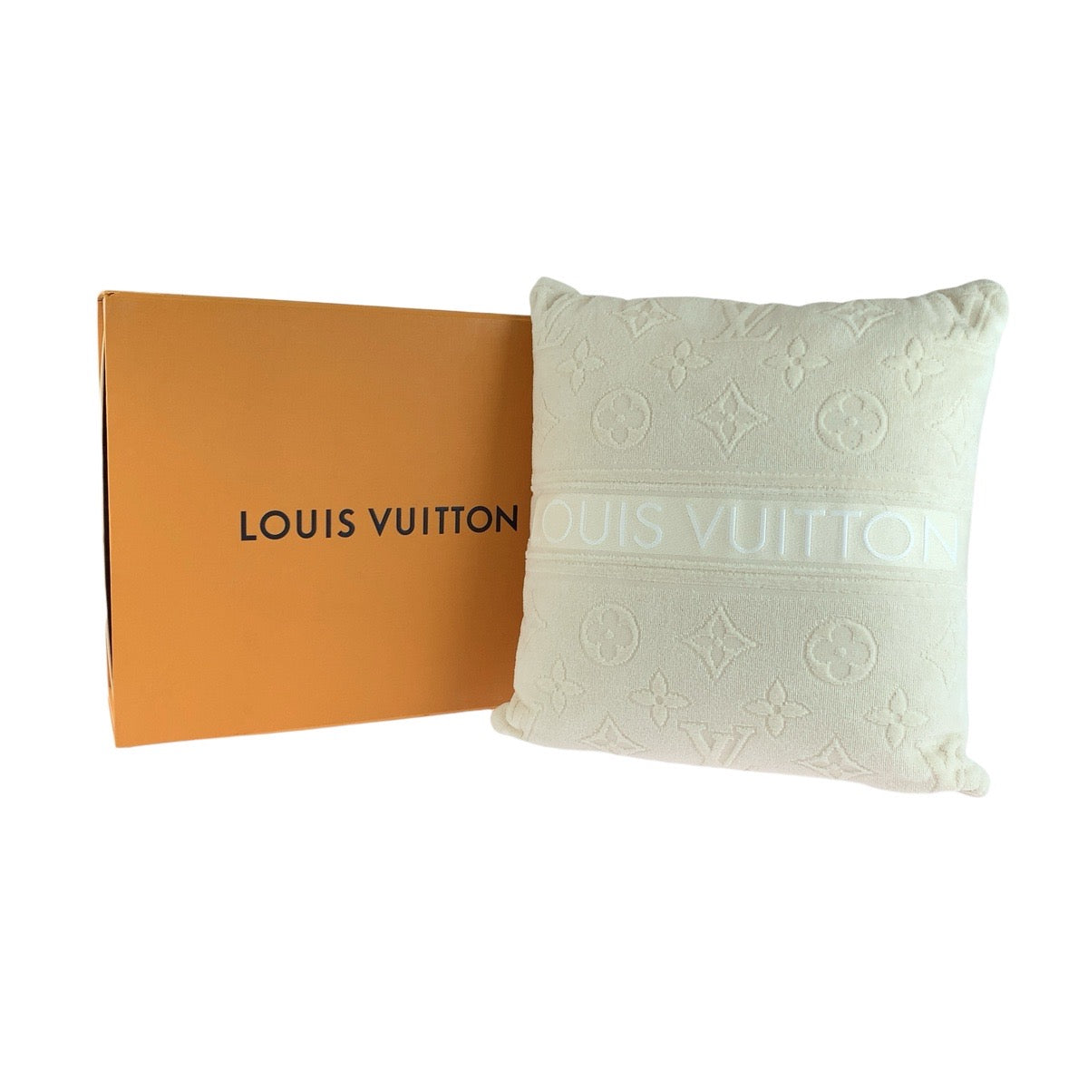 17427
LOUIS VUITTON ルイヴィトン クッサン LVバケーション クリーム アイボリー コットン M77528 インテリア クッション 男女兼用 レディース A58