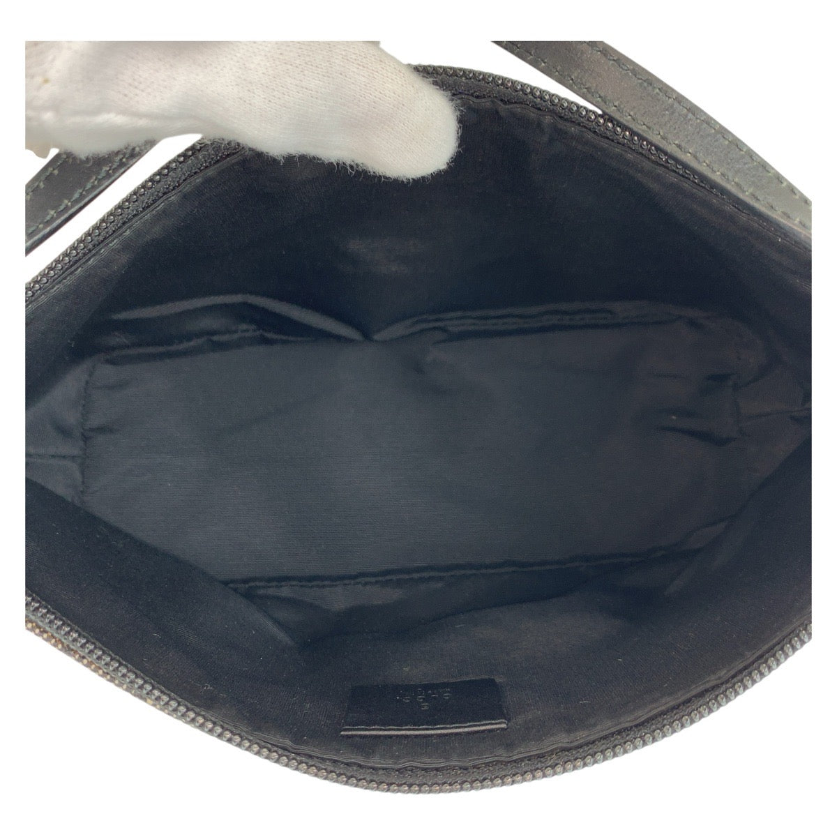 17746
GUCCI グッチ ブラック 黒 シルバー金具 GGキャンバス / レザー 07198 ハンドバッグ アクセサリーポーチ レディース A38