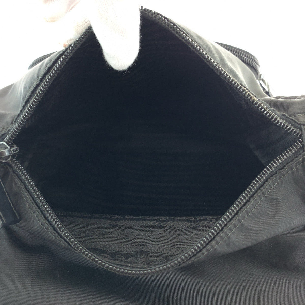 18535
PRADA Tessuto Triangle Logo Plate Unisex Black Silver Hardware Nylon BT8994 Shoulder Bag Pouch Men's ABP43