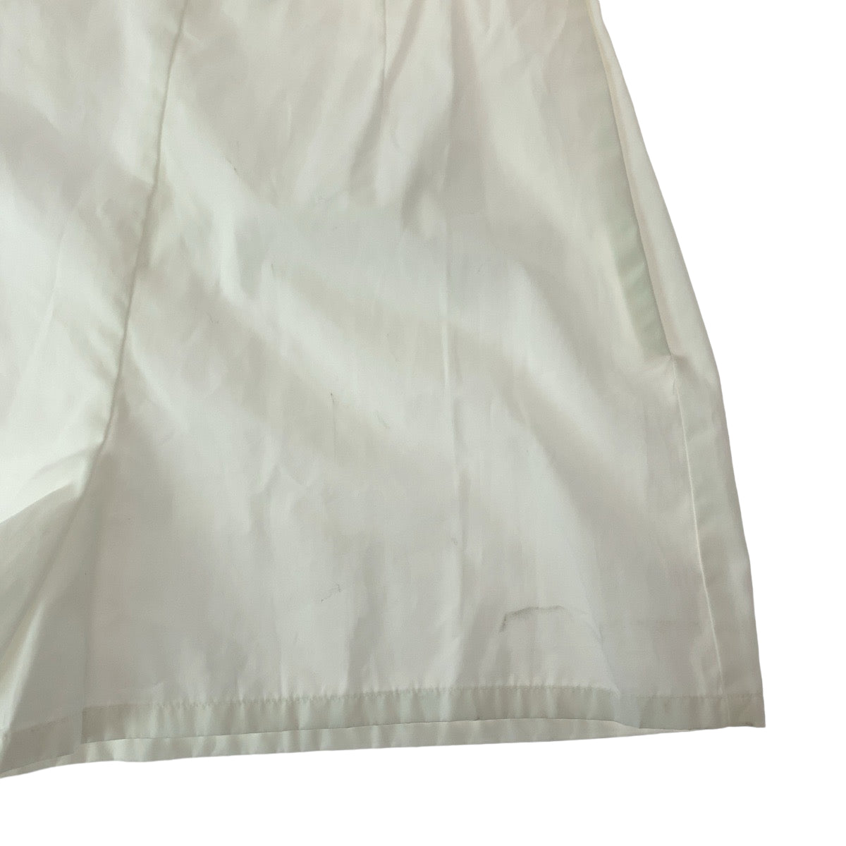 18541
PRADA プラダ ポルカドット カットワーク サイズ36 ホワイト コットン ショートパンツ ハーフパンツ インナー付き レディース ABP36