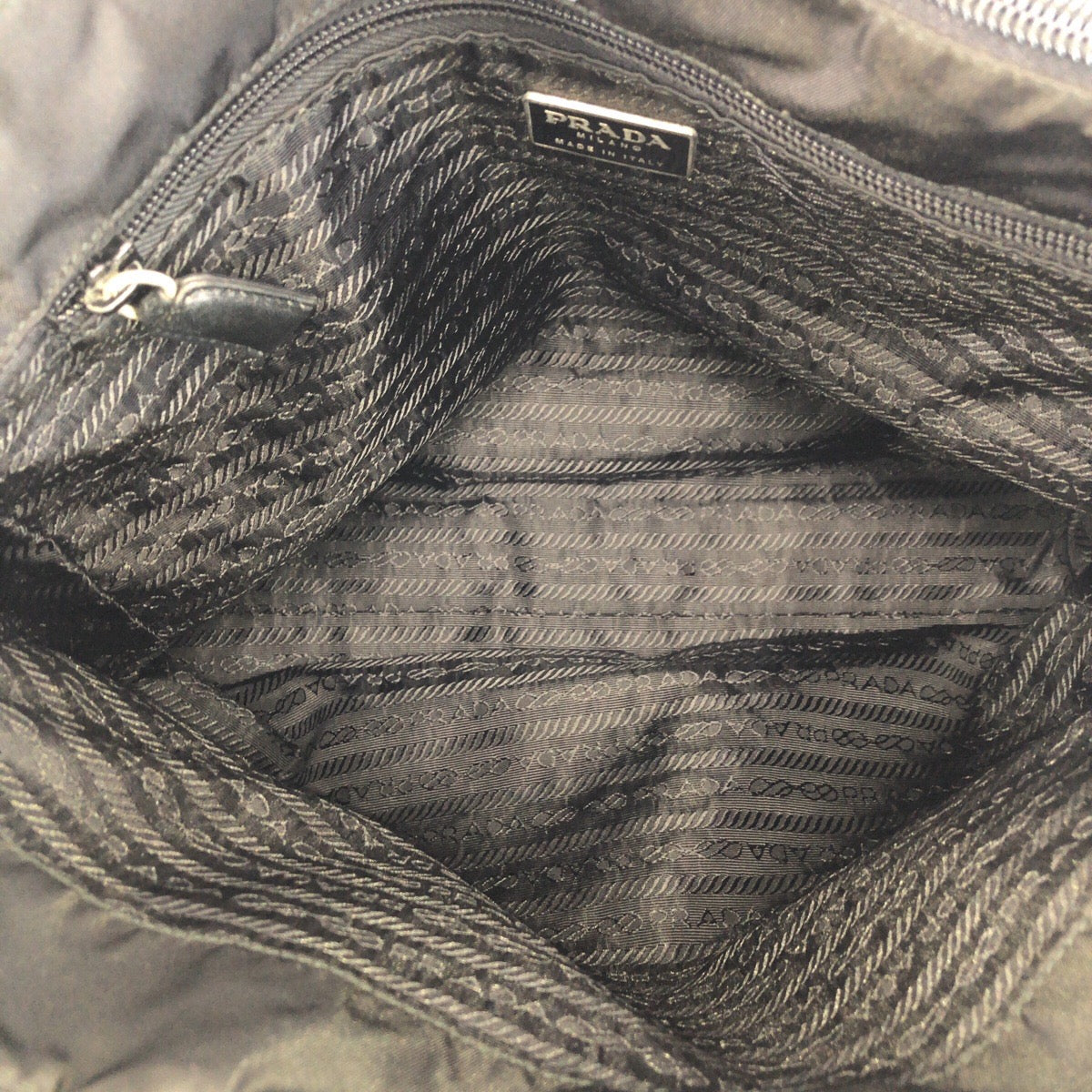 18765
PRADA プラダ テスート 三角ロゴプレート ブラック 黒 シルバー金具 ナイロン ショルダーバッグ トートバッグ レディース AB32