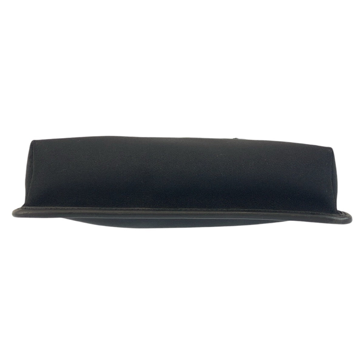 19020
GUCCI グッチ ブラック 黒 シルバー金具 ナイロン / レザー 92562 ショルダーバッグ ポシェット レディース A31