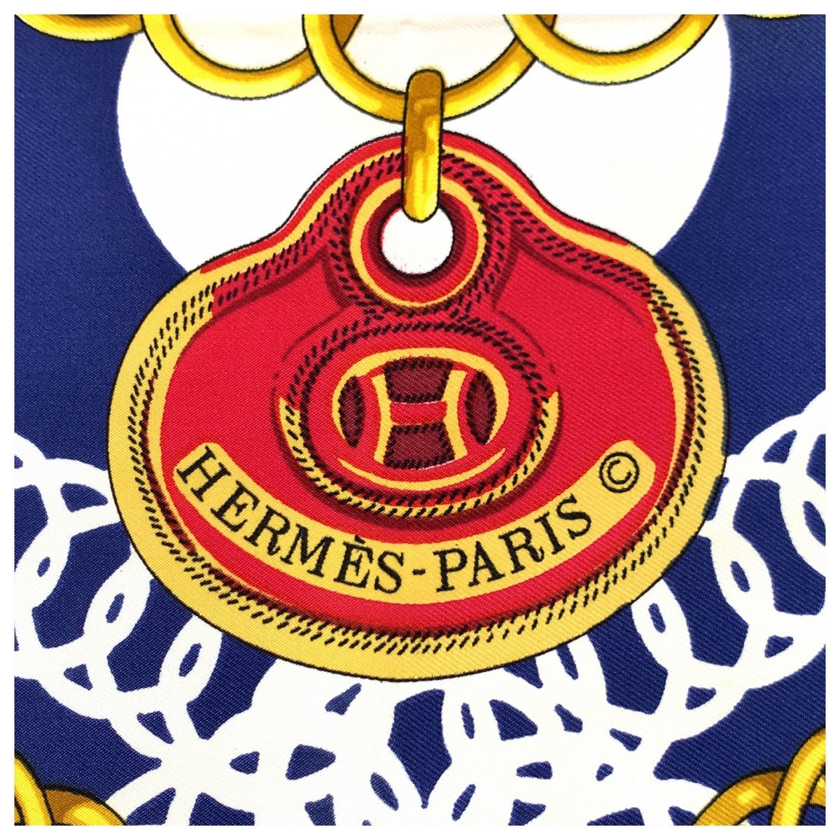 19026
HERMES エルメス MAILLONS カレ90 レッド ネイビー シルク スカーフ 大判スカーフ レディース A22