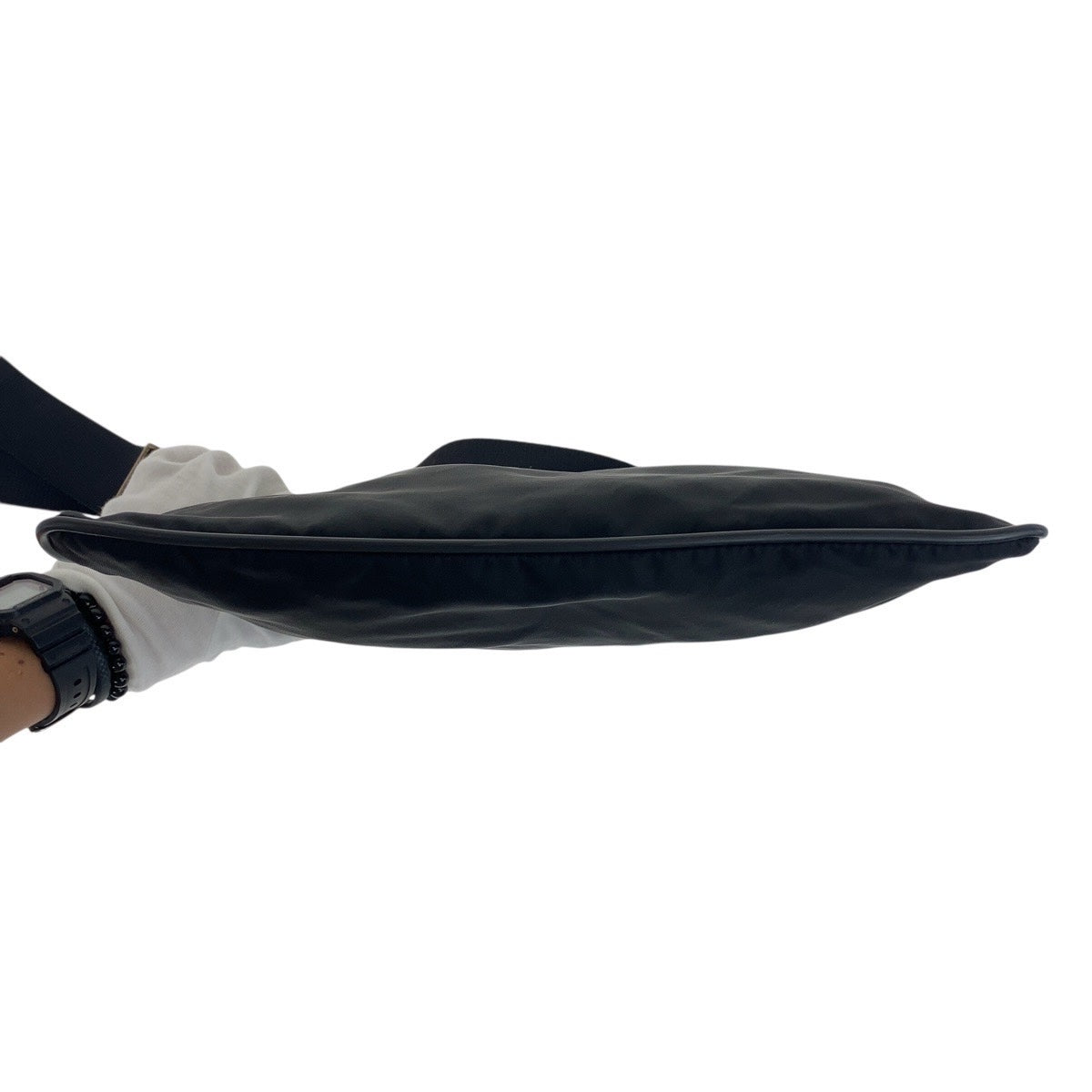 19141
PRADA プラダ テスート サフィアーノ 三角ロゴプレート ブラック 黒 シルバー金具 ナイロン / レザー ショルダーバッグ ポシェット レディース ABP38