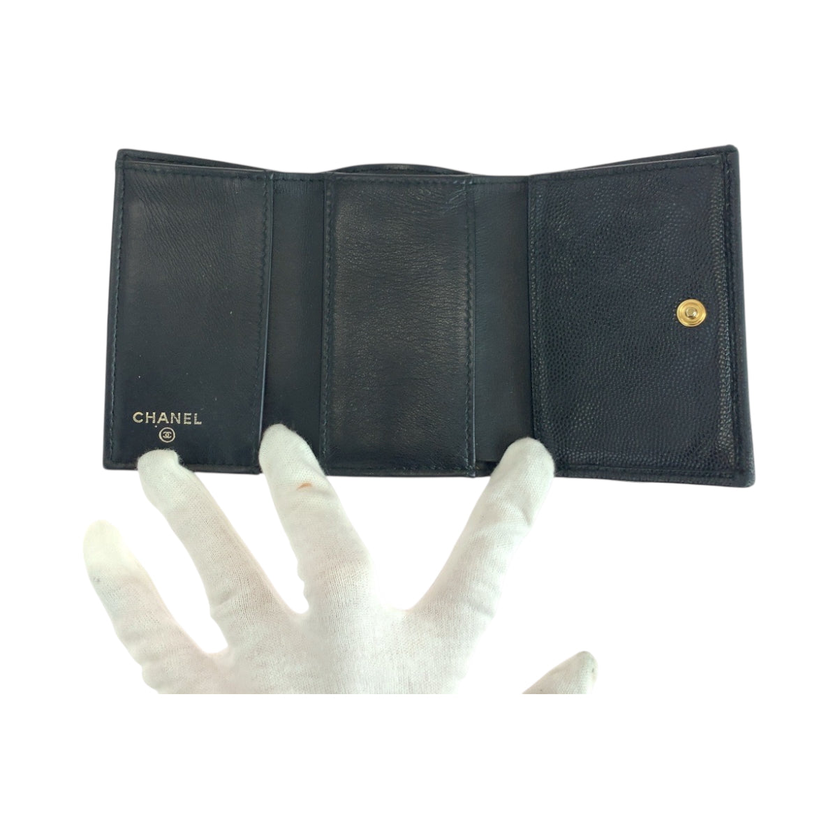 19257
CHANEL シャネル ボーイシャネル スモールフラップ ココマーク ブラック 黒 ゴールド金具 キャビアスキン 折財布 コンパクトウォレット レディース AB41