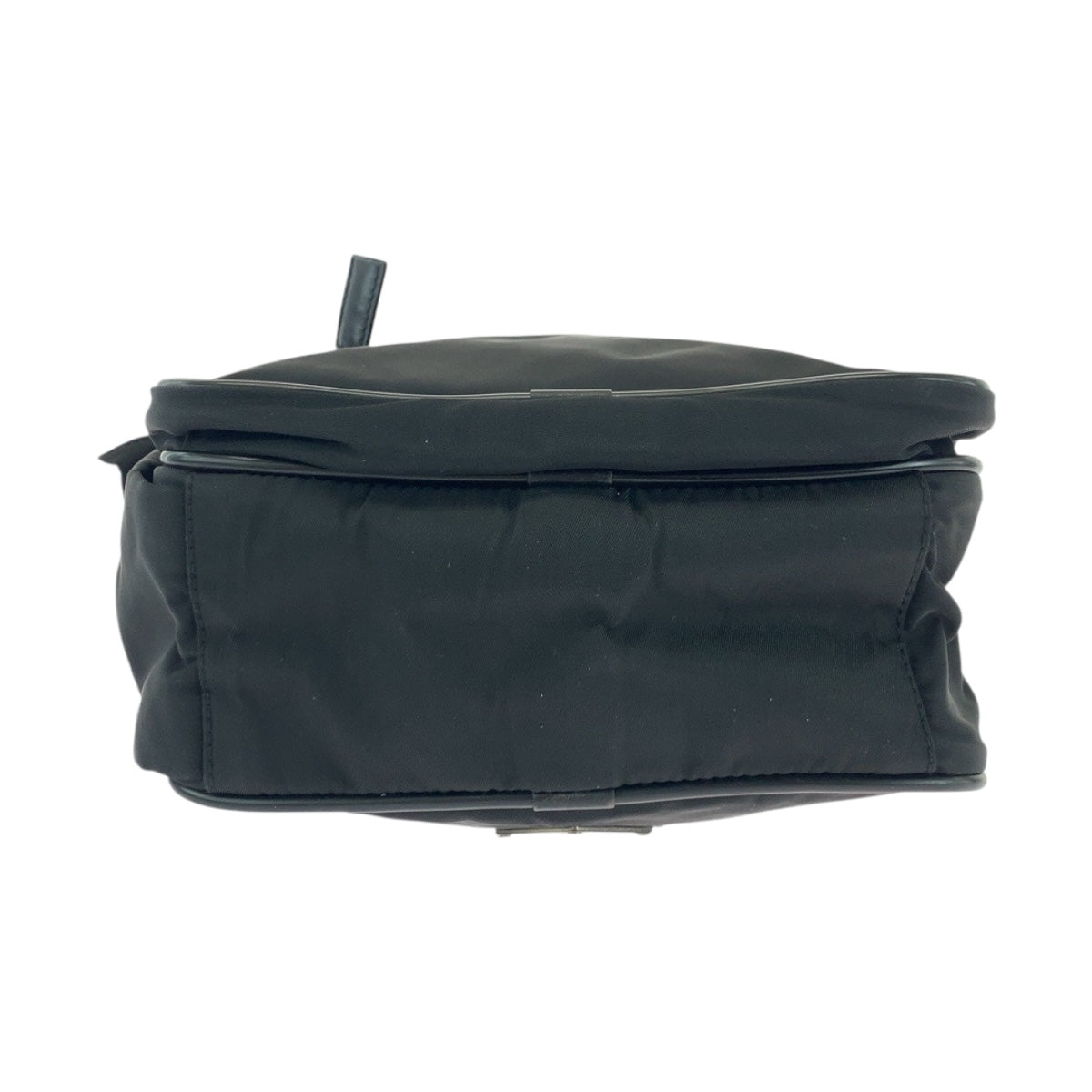 19377
PRADA プラダ テスート 三角ロゴプレート ブラック 黒 シルバー金具 ナイロン ショルダーバッグ ポシェット レディース ABP27