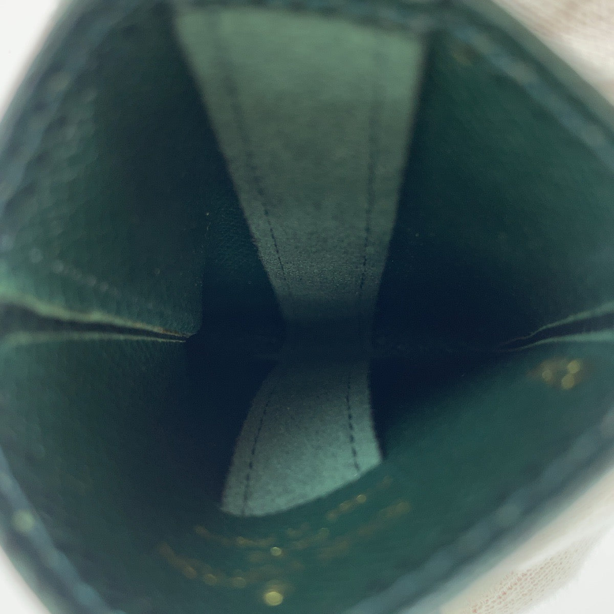 19450
LOUIS VUITTON ルイヴィトン エピ エテュイ カルト デヴィジット トワレット エピセア ダークグリーン レザー M30544 カードケース パスケース メンズ A13