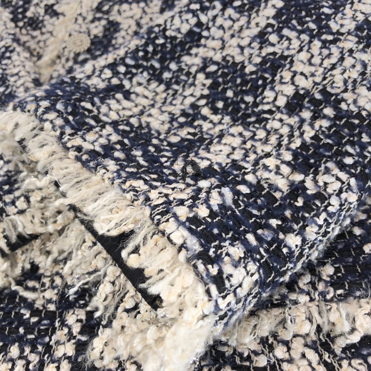 19618
CHANEL シャネル ココマーク サイズ36 ネイビー ホワイト シルバー金具 レーヨン P26888V16950 ツイードジャケット レディース A157