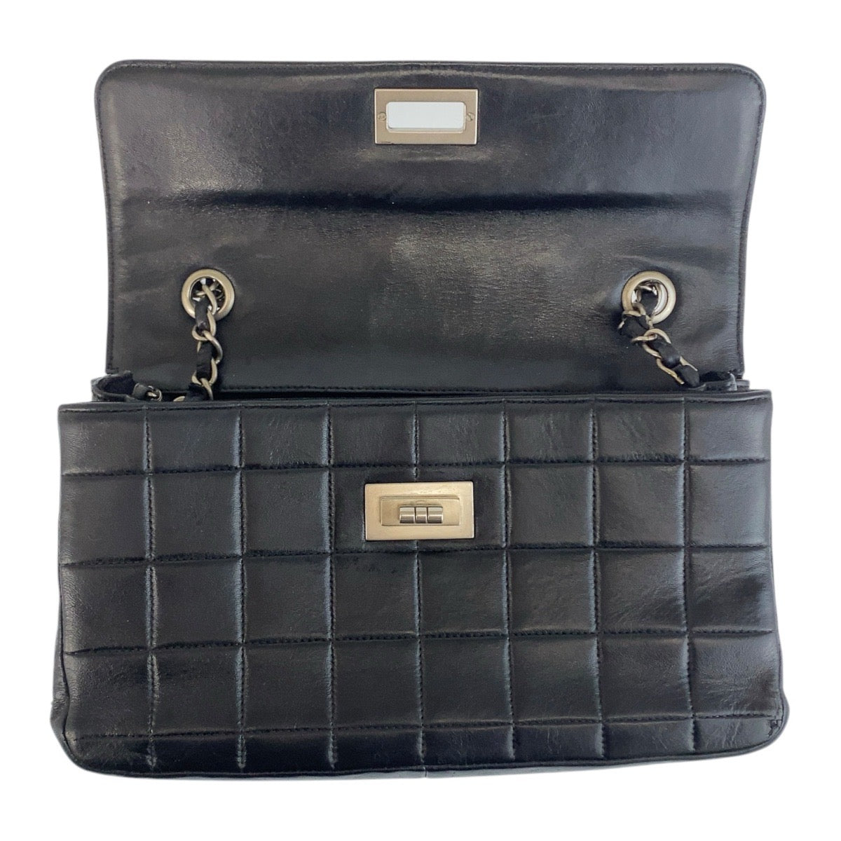 19890
CHANEL シャネル ヴィンテージ チョコバー ブラック 黒 シルバー金具 ラムスキン 6135*** チェーンショルダーバッグ レディース AB138