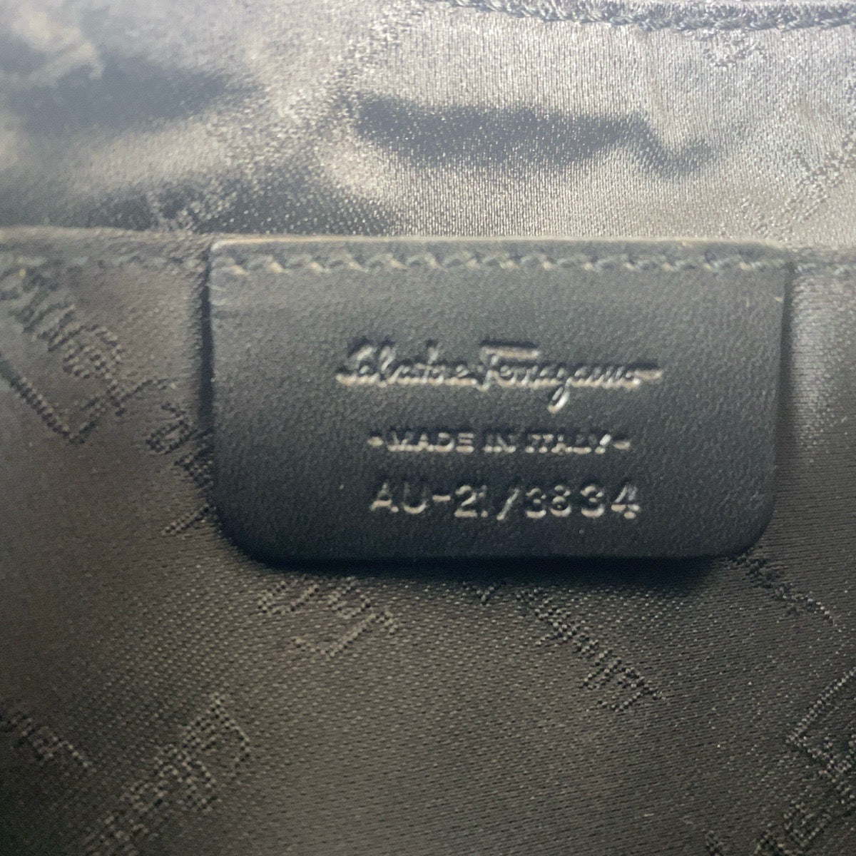 20004
Salvatore Ferragamo サルヴァトーレフェラガモ ガンチーニ ブラック 黒 キャンバス / レザー ショルダーバッグ アクセサリーポーチ レディース A