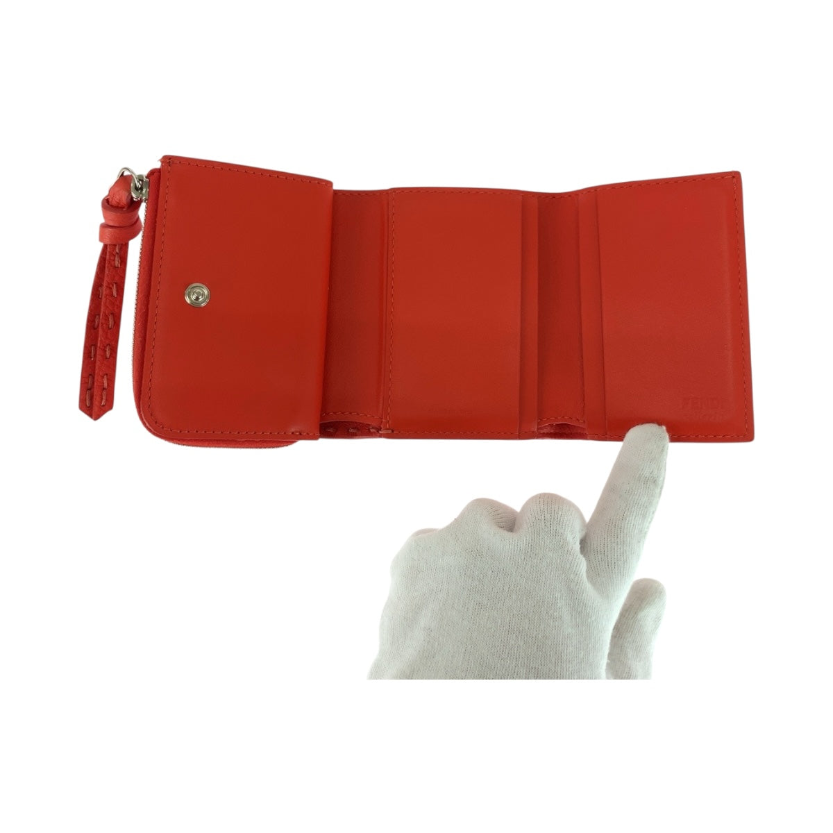 20255
FENDI フェンディ ピーカブー マイクロ レッド シルバー金具 レザー 8M0499 ARC1 折財布 コンパクトウォレット レディース A29