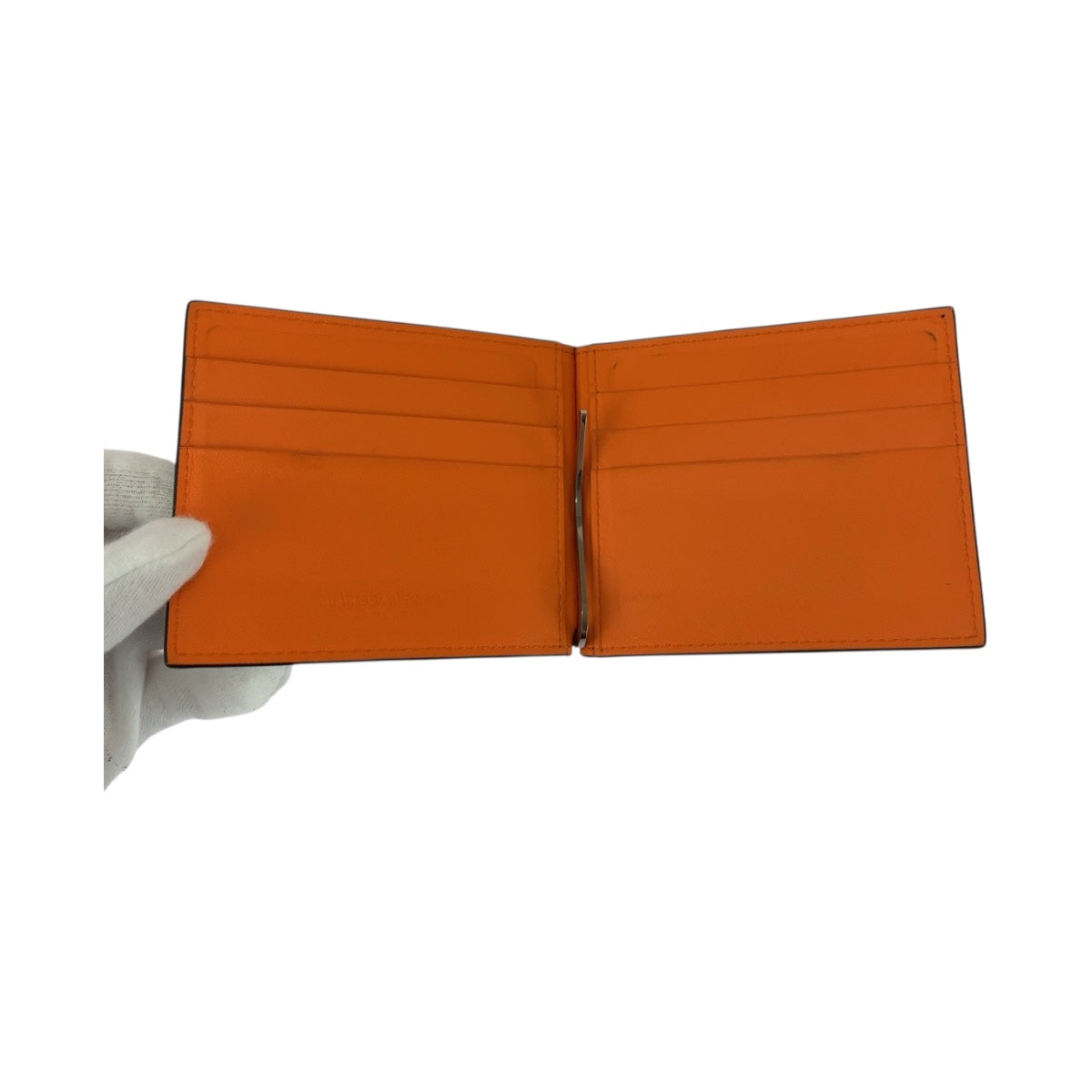 20257
BOTTEGAVENETA ボッテガヴェネタ イントレチャート ブラック 黒 シルバー金具 レザー 折財布 マネークリップ メンズ A35