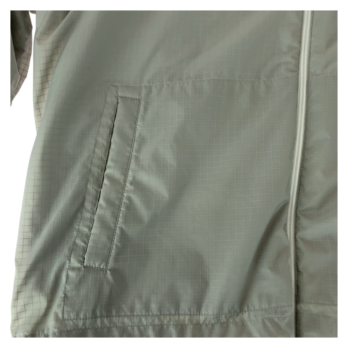 20433
THOM BROWNE トムブラウン 25SS 4Bar サイズ3 グレー ホワイト ポリエステル MJT425A F0517 ナイロンジャケット メンズ ABP48