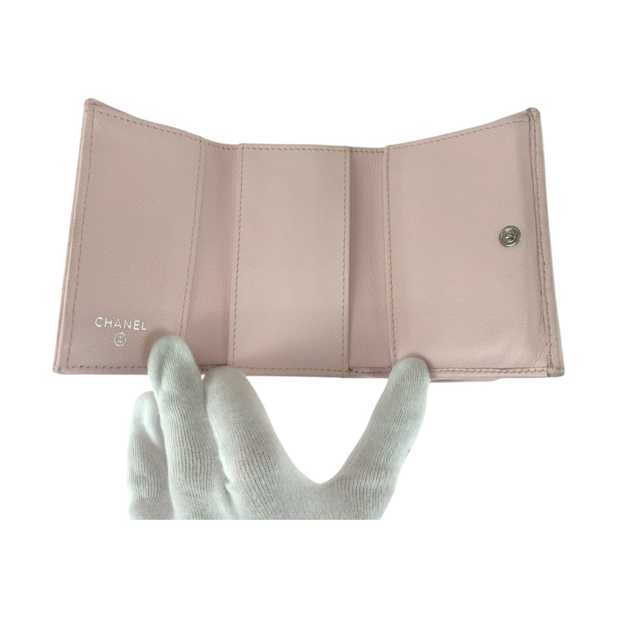 20550
CHANEL シャネル マトラッセ ココマーク ピンク シルバー金具 レザー 折財布 コンパクトウォレット レディース AB48