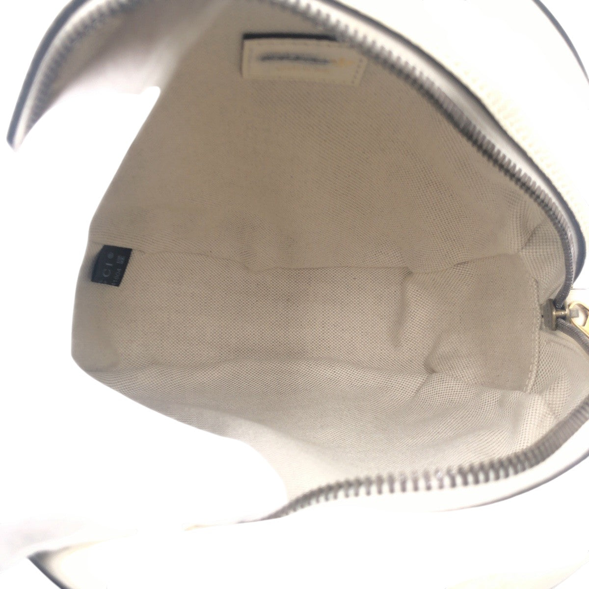 20690
GUCCI グッチ アディダスコラボ マーモント ホワイト ブラック 黒 レザー G038041801 ショルダーバッグ レディース A100