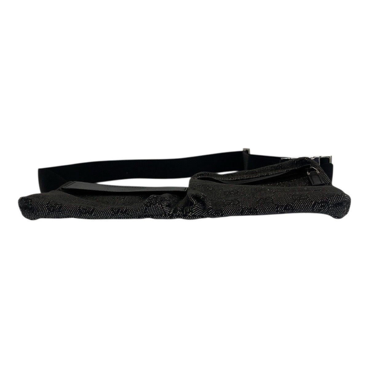20859
GUCCI グッチ ブラック 黒 シルバー金具 GGキャンバス / レザー 28566 ボディバッグ ウエストバッグ レディース ABP35