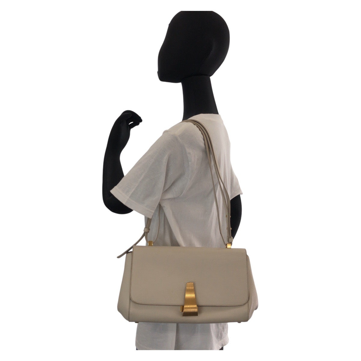 21120
BOTTEGAVENETA Bottega Veneta The Angle Paramerate Ivory Gold Hardware Leather Shoulder Bag Women's A44